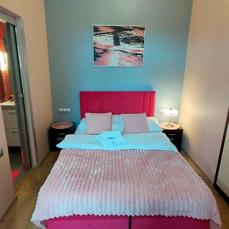 Mirror Pink Studio Apartment คราคูฟ ภายนอก รูปภาพ