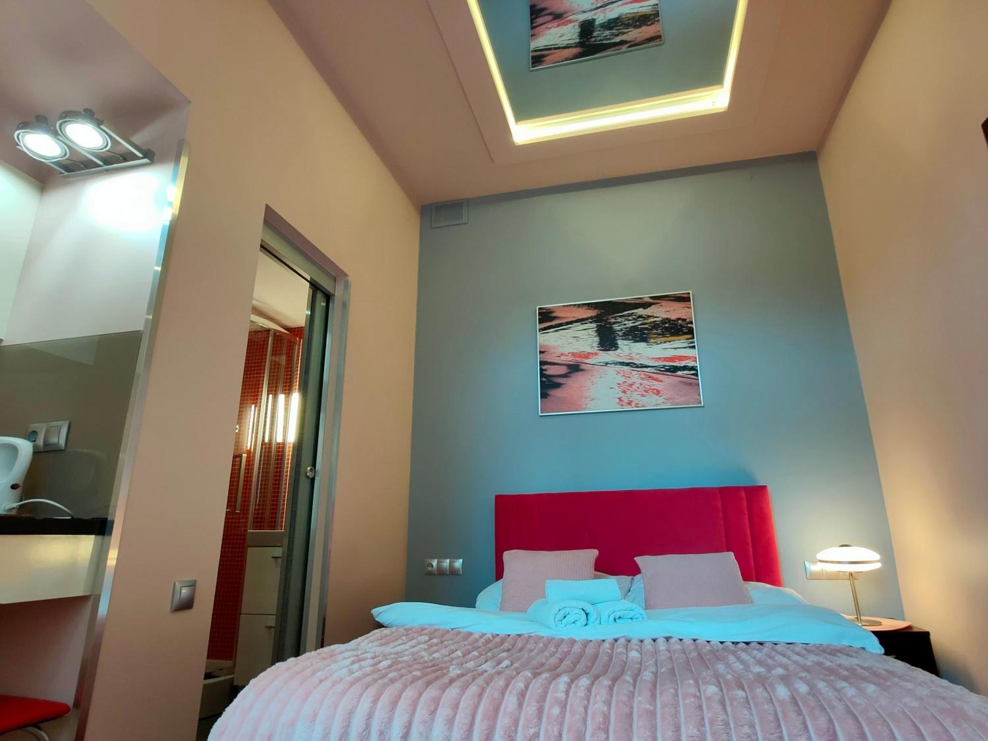 Mirror Pink Studio Apartment คราคูฟ ภายนอก รูปภาพ