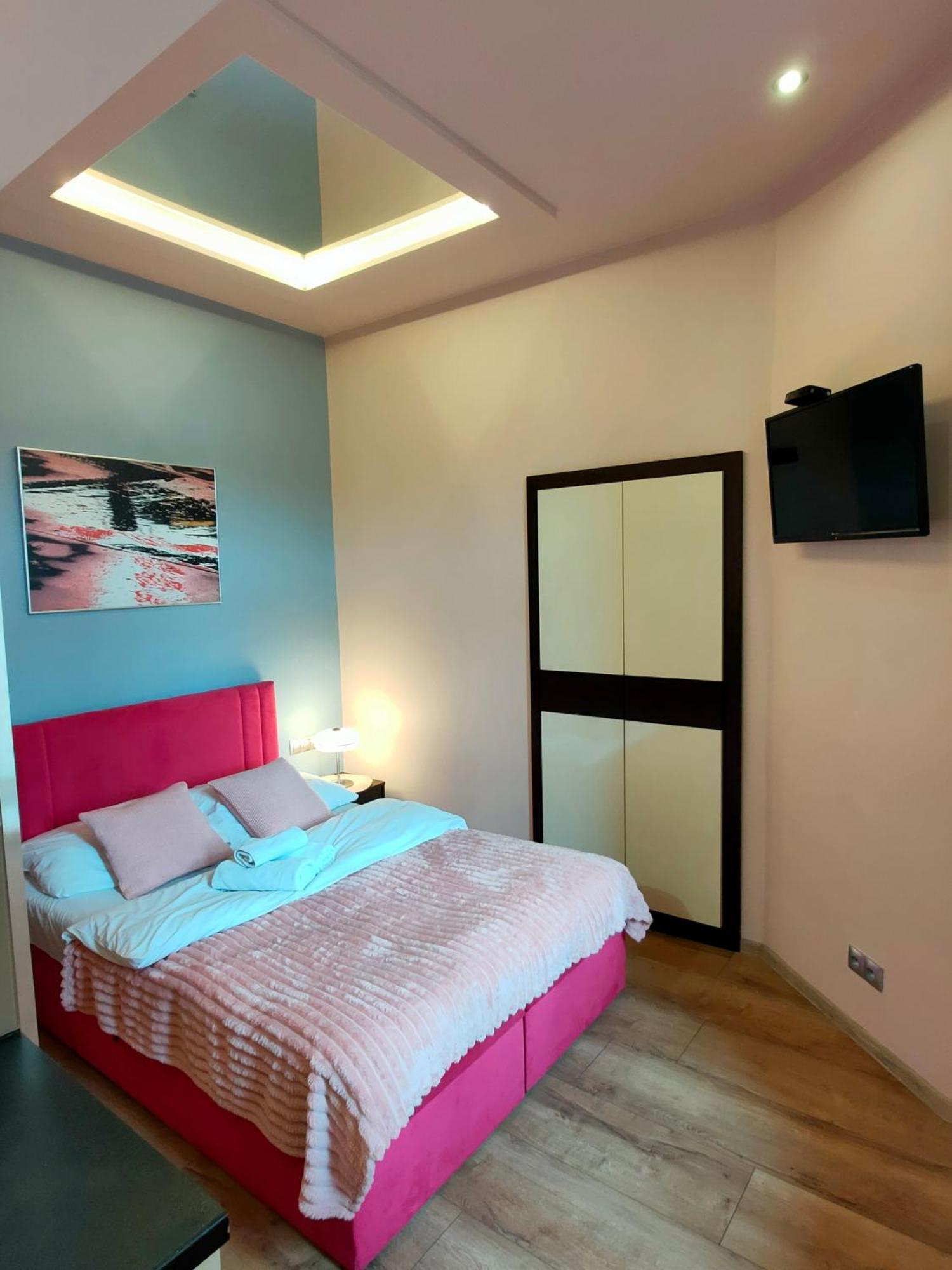 Mirror Pink Studio Apartment คราคูฟ ภายนอก รูปภาพ